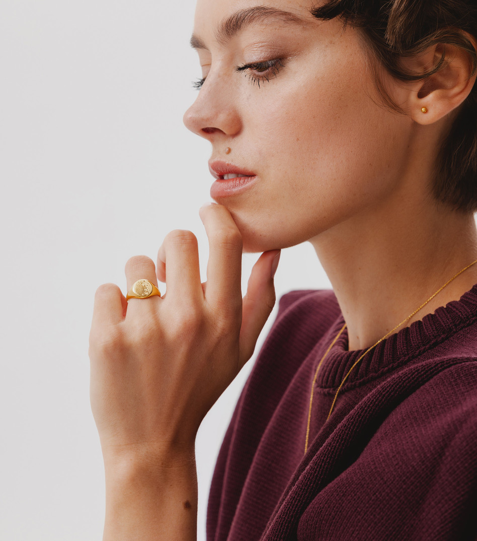 Basic Stud Earrings in Gold
