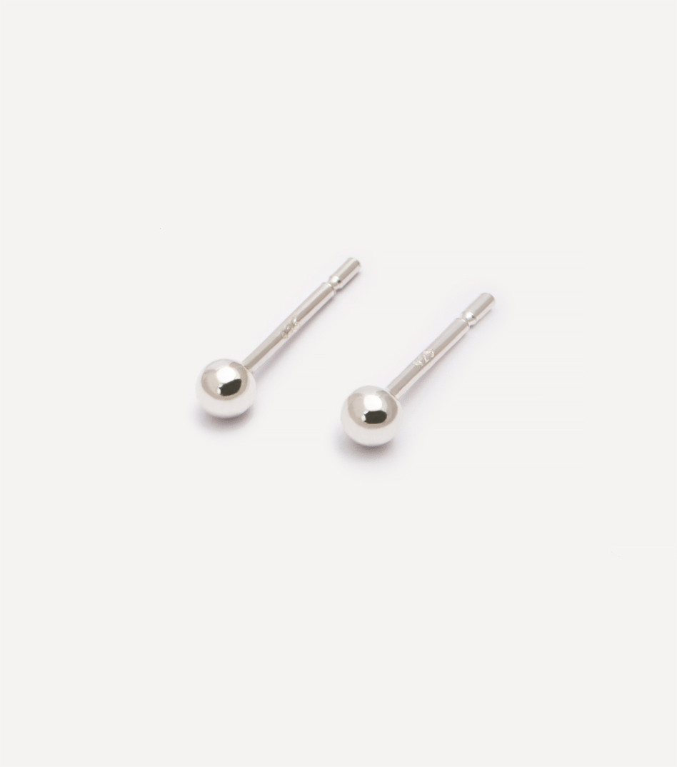 Basic Stud Earrings in Silver